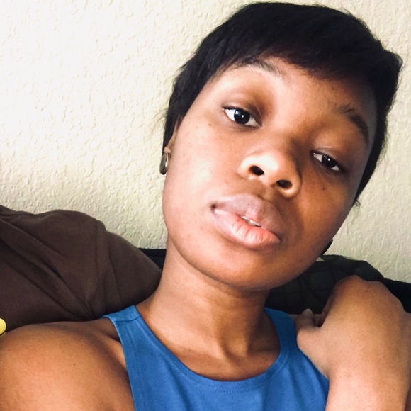 Meet your Posher, Paula - Picture 2 of 3